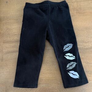 Black Kids Leggings with Lip Print